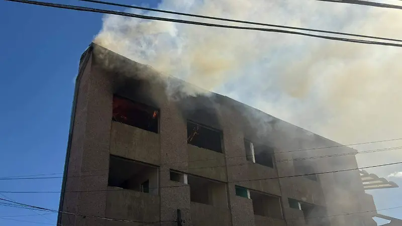 Incendio de antiguas oficinas del IMSS en Parral
